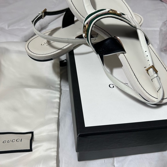 Gucci leather thong sandals - Picture 2 of 5